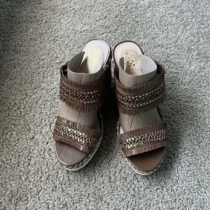 Vince Camuto Brown/Natural Saddle Wedge - size: 7M